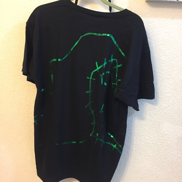 Disney Oggie  Boggie T-shirt - Picture 7 of 8